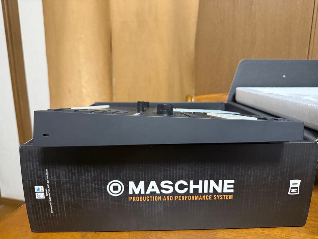 【箱有り】MASCHINE MK3 (トランスファーID有)