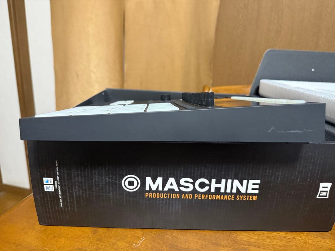 【箱有り】MASCHINE MK3 (トランスファーID有)