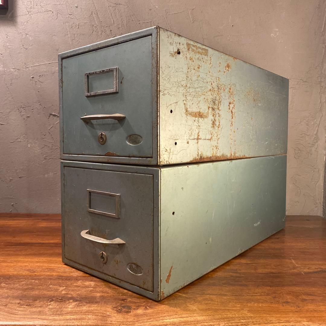 ヴィンテージ メタルキャビネット シャビー インダストリアルインテリア 店舗什器