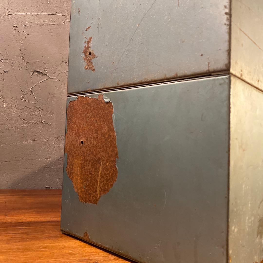 ヴィンテージ メタルキャビネット シャビー インダストリアルインテリア 店舗什器