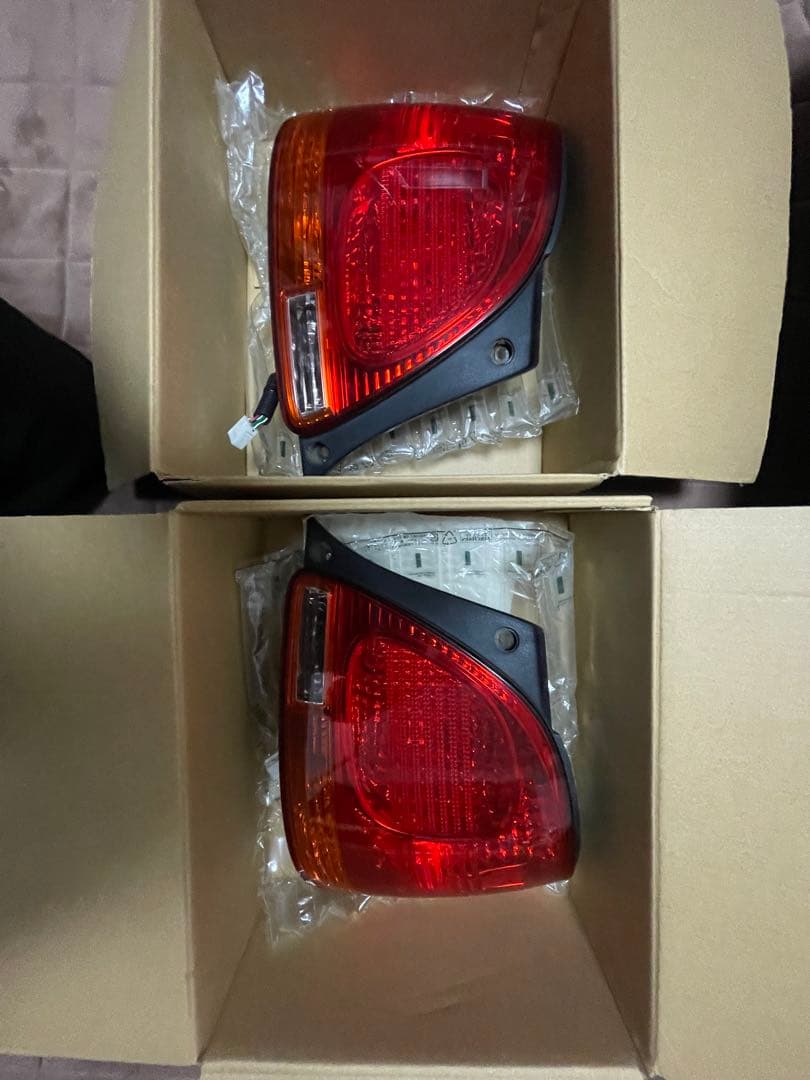 トヨタ　アリスト　16系　後期テールランプ