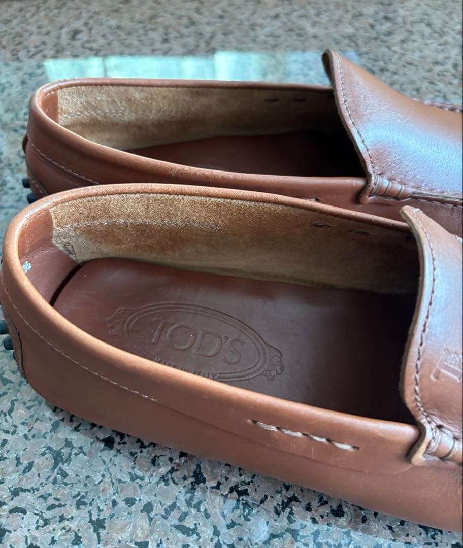 TOD'S トッズゴンミーニ　ドライビングシューズ　カタログのオマケ付き