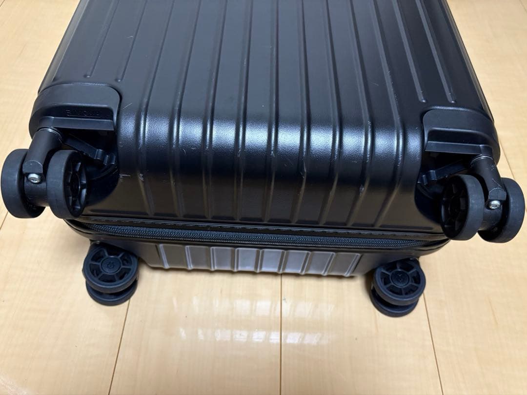 RIMOWA リモワ キャリー スーツケース ESSENTIAL CABIN S