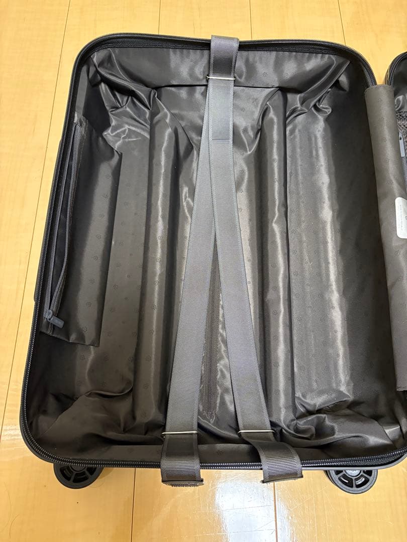 RIMOWA リモワ キャリー スーツケース ESSENTIAL CABIN S