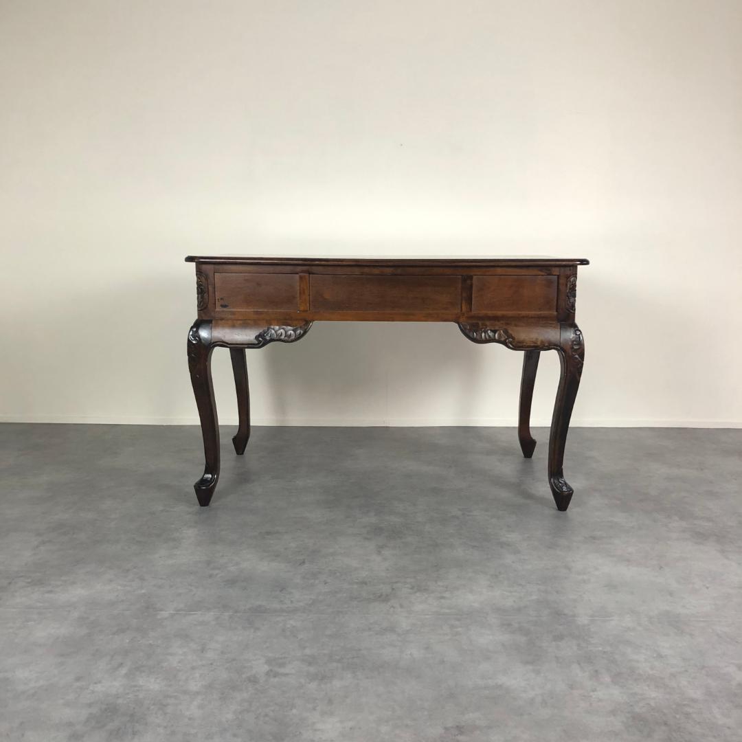 エレガント　猫脚(カブリオールレッグ) 　アンティークデスク
