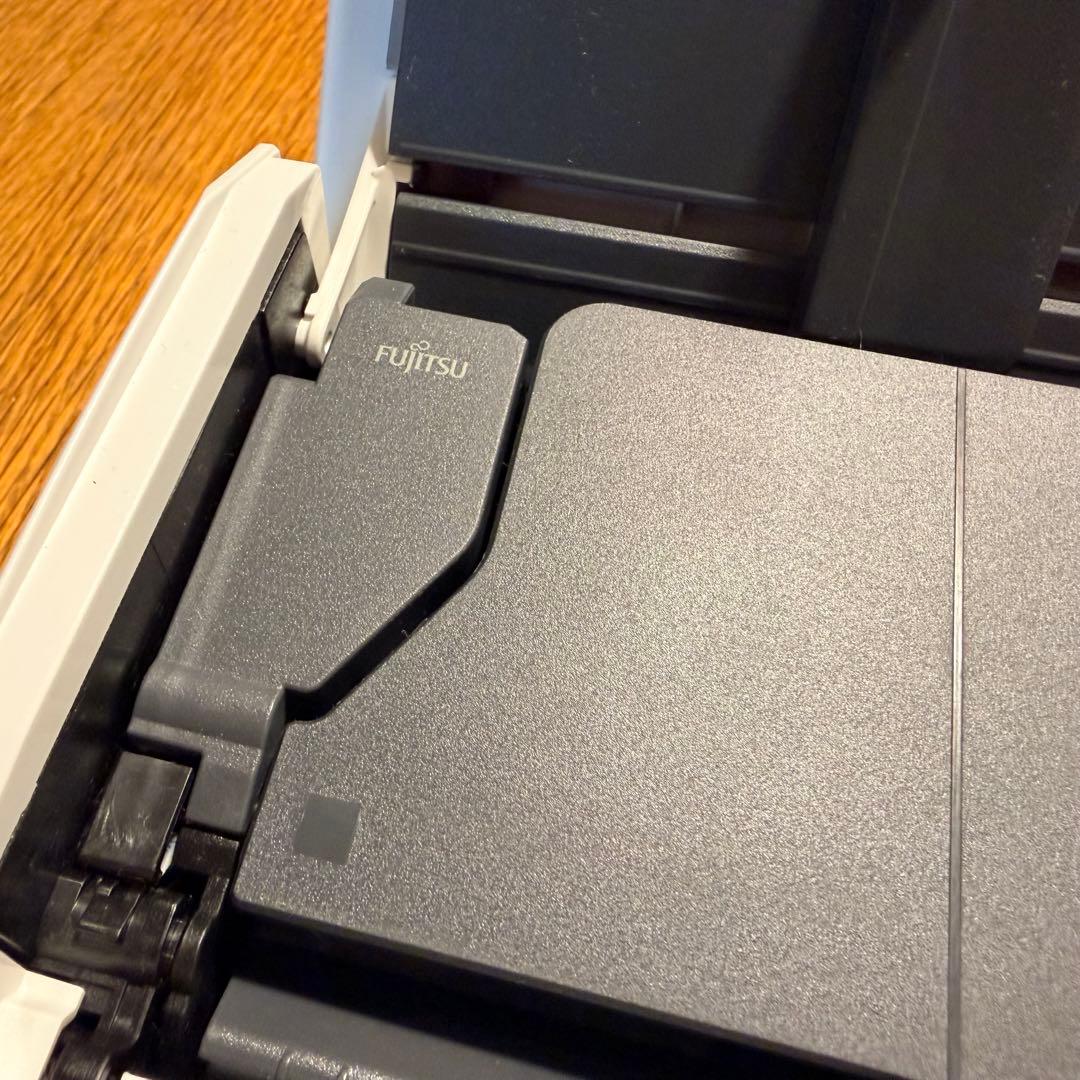 ScanSnap iX1300ドキュメントスキャナー ホワイト