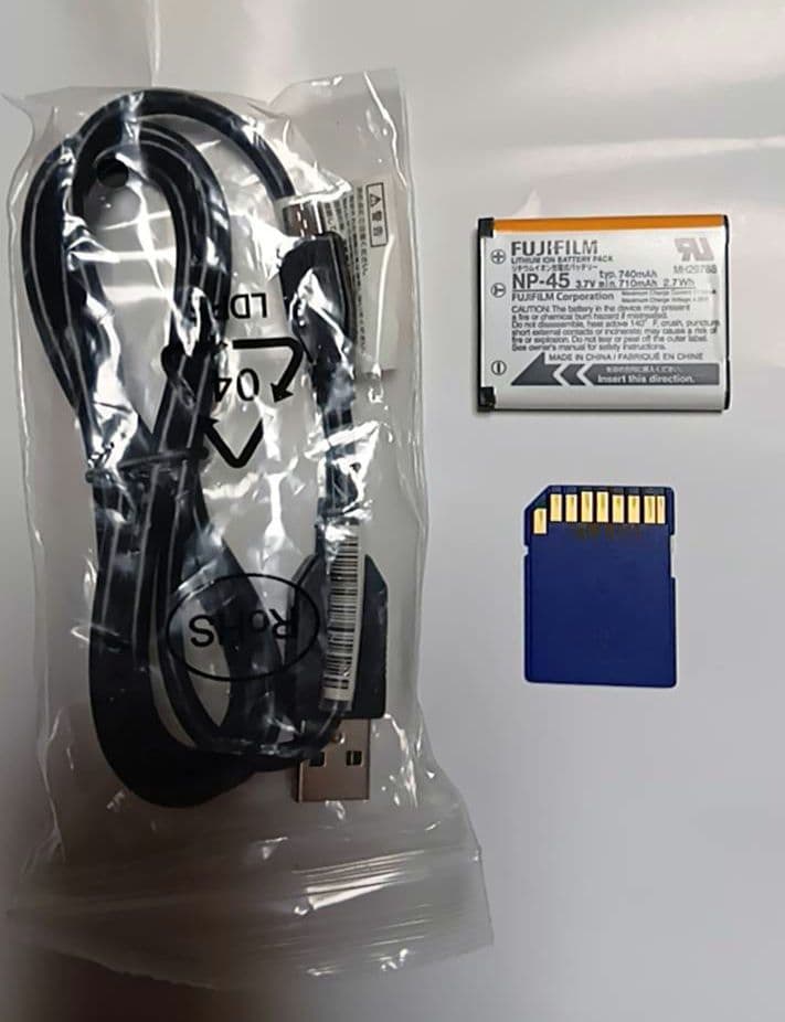 FUJIFILM　デジタルカメラ　美品