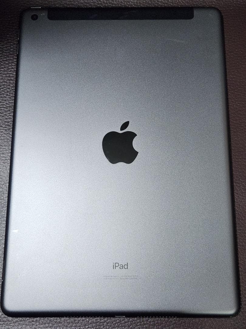 iPad 第8世代 32GB WI-fi+Cellularモデル スペースグレー