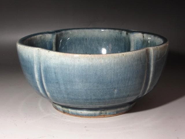 ☆　河井寛次郎　呉須輪花鉢　どっしりかまえた一品です☆y447