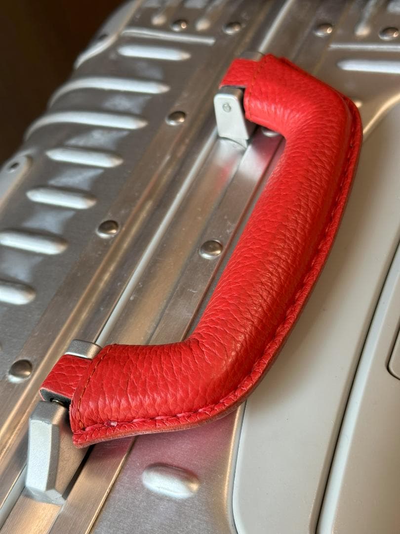 リモワ　ハンドル本革加工　イタリア　アドリアレザー