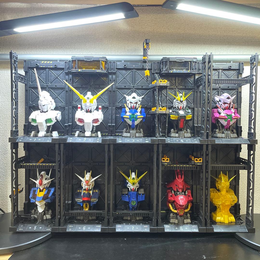 ガンダムフィギュア 10体セット ディスプレイスタンド付き