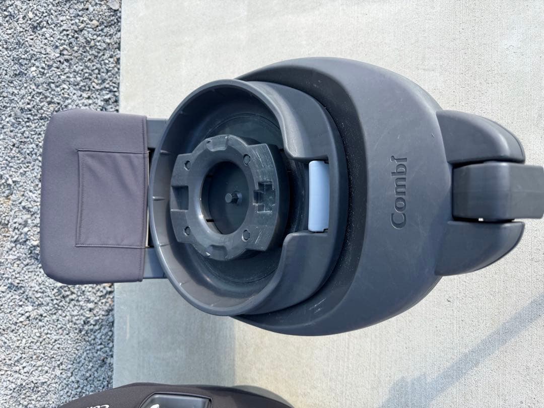 Combi チャイルドシート THE S ISOFIX