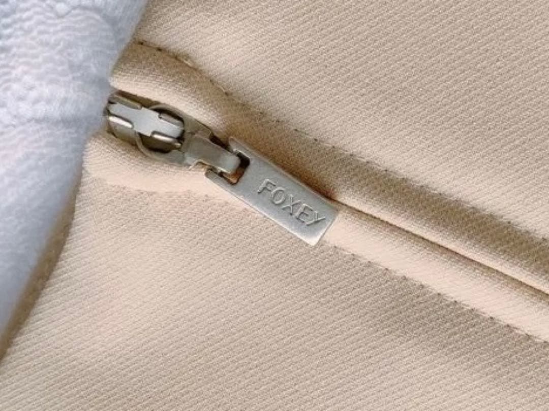FOXEY フォクシー　フレアスカート　ベージュ
