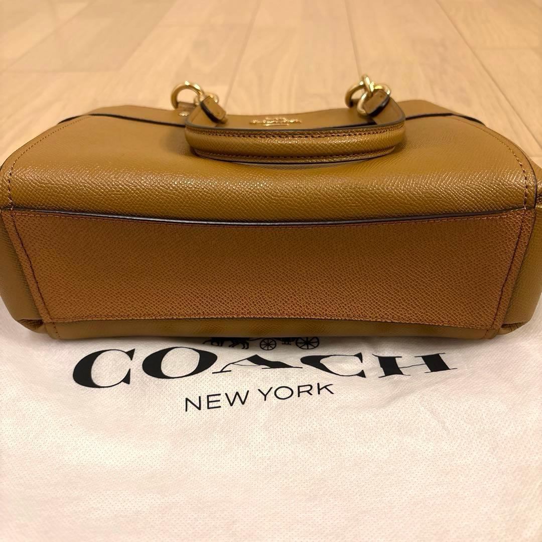 コーチ　ショルダーバッグ　ベージュ