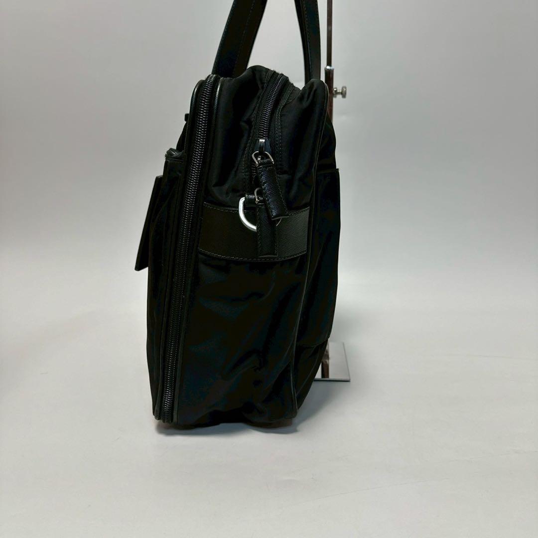 u26【極美品】近年モデル　プラダ　三角ロゴ　ブラック　2wayショルダー.