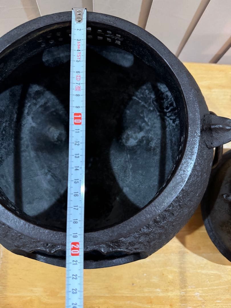 鉄製茶釜 風炉釜　茶道　年代物　骨董品鉄製 アンティーク装飾的デザイン