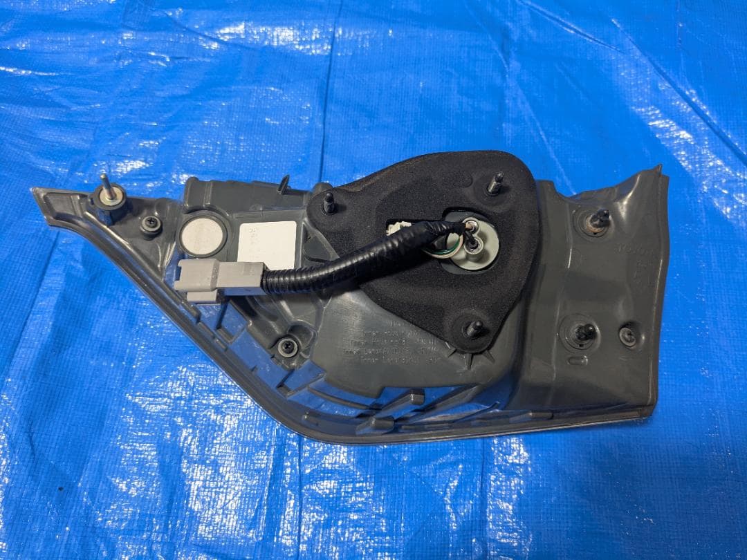 60ハリアー前期 純正テールランプ