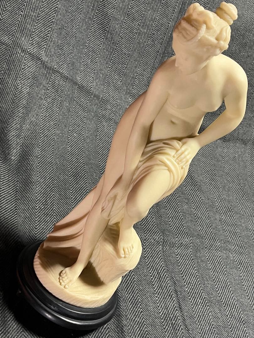 湯浴みするヴィーナス￼￼/彫刻/大理石調/￼オブジェ/置物/高さ￼40cm