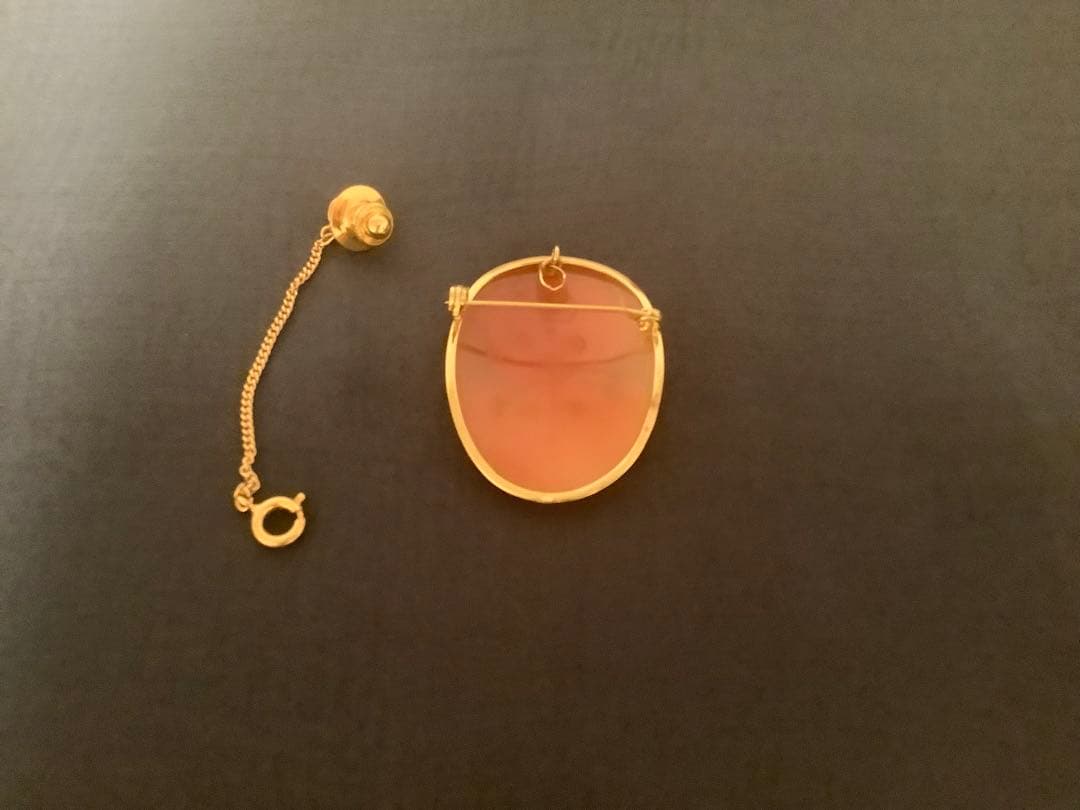 カメオ　ブローチ