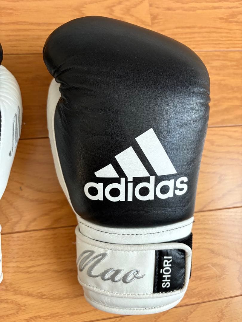 セール　adidas ボクシンググローブ 黒/白　8オンス　JBC承認　日本製