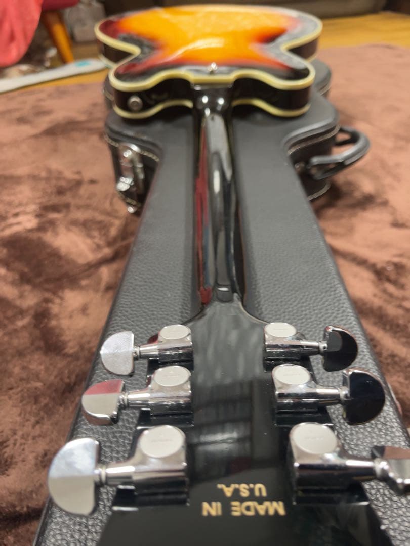 Gibsonタイプ 335セミアコギター