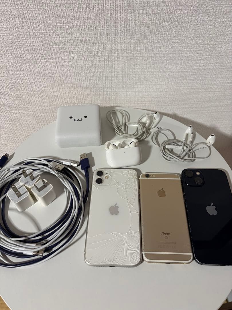 d*l様 iPhoneX3AirPodsLightningX4コネクタX3バッテ