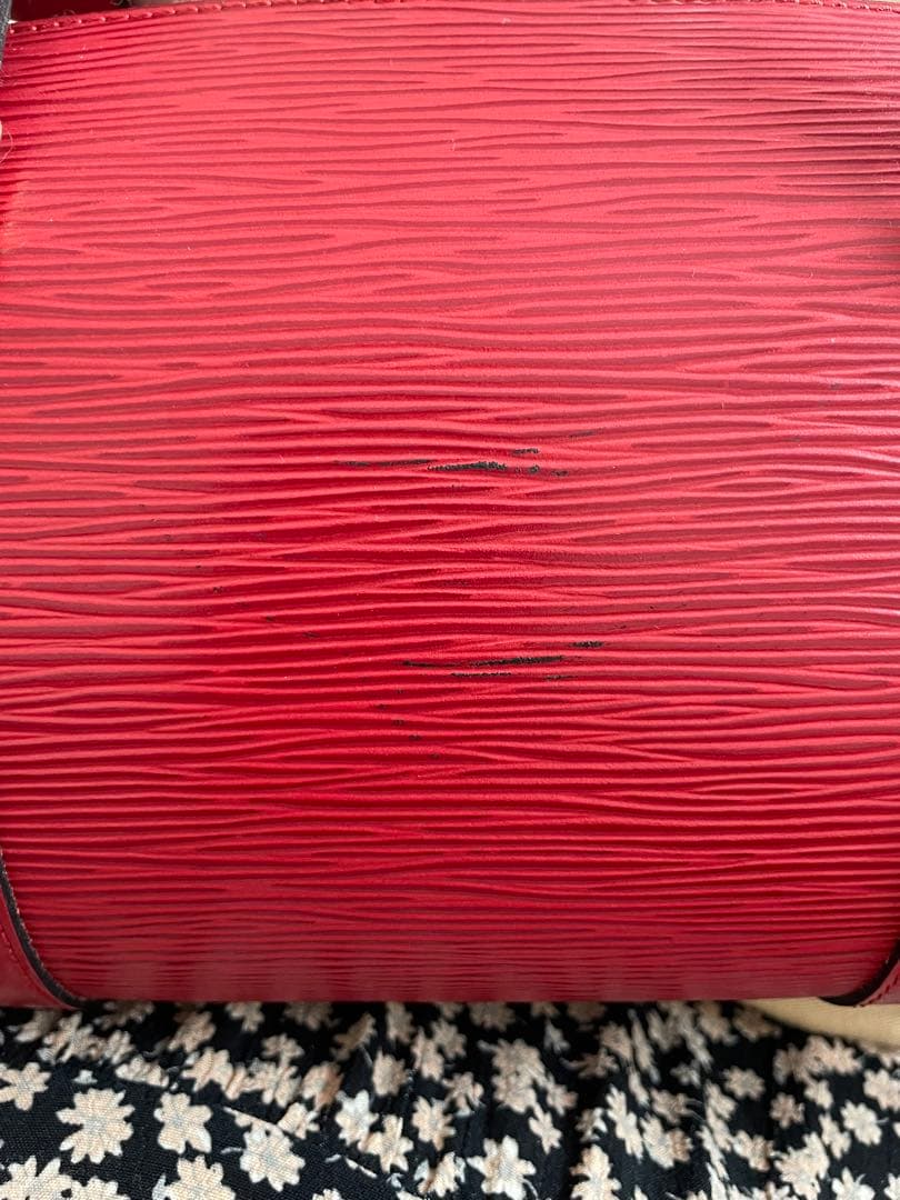 Louis Vuitton エピレザー ハンドバッグ レッド