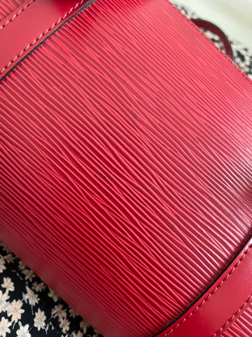 Louis Vuitton エピレザー ハンドバッグ レッド