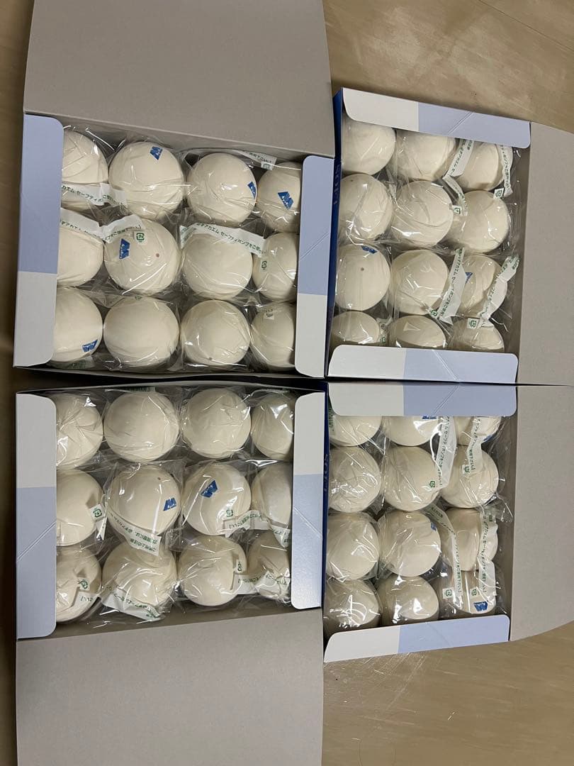 ソフトテニスのボール