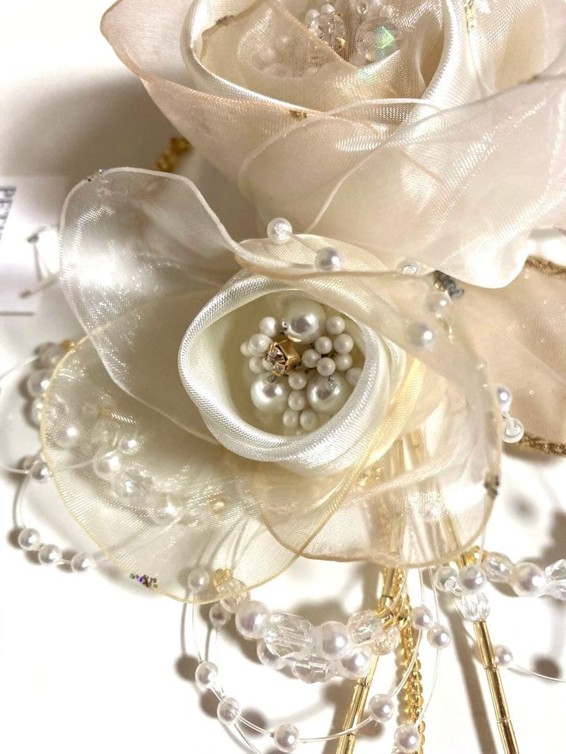 東京ソワール　PETITSOIR コサージュ ブローチオフホワイト色　新品未使用