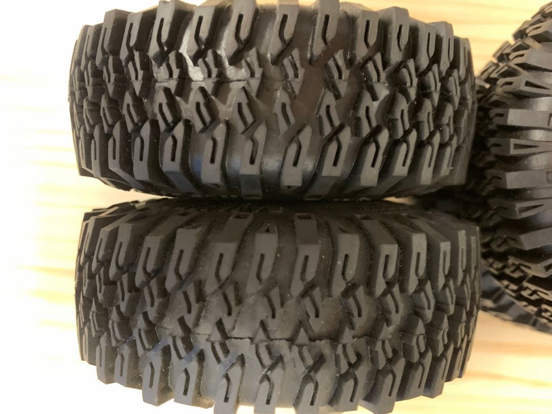 タイヤ　1／10ミキトムソンMickey Thompson 2.2\"