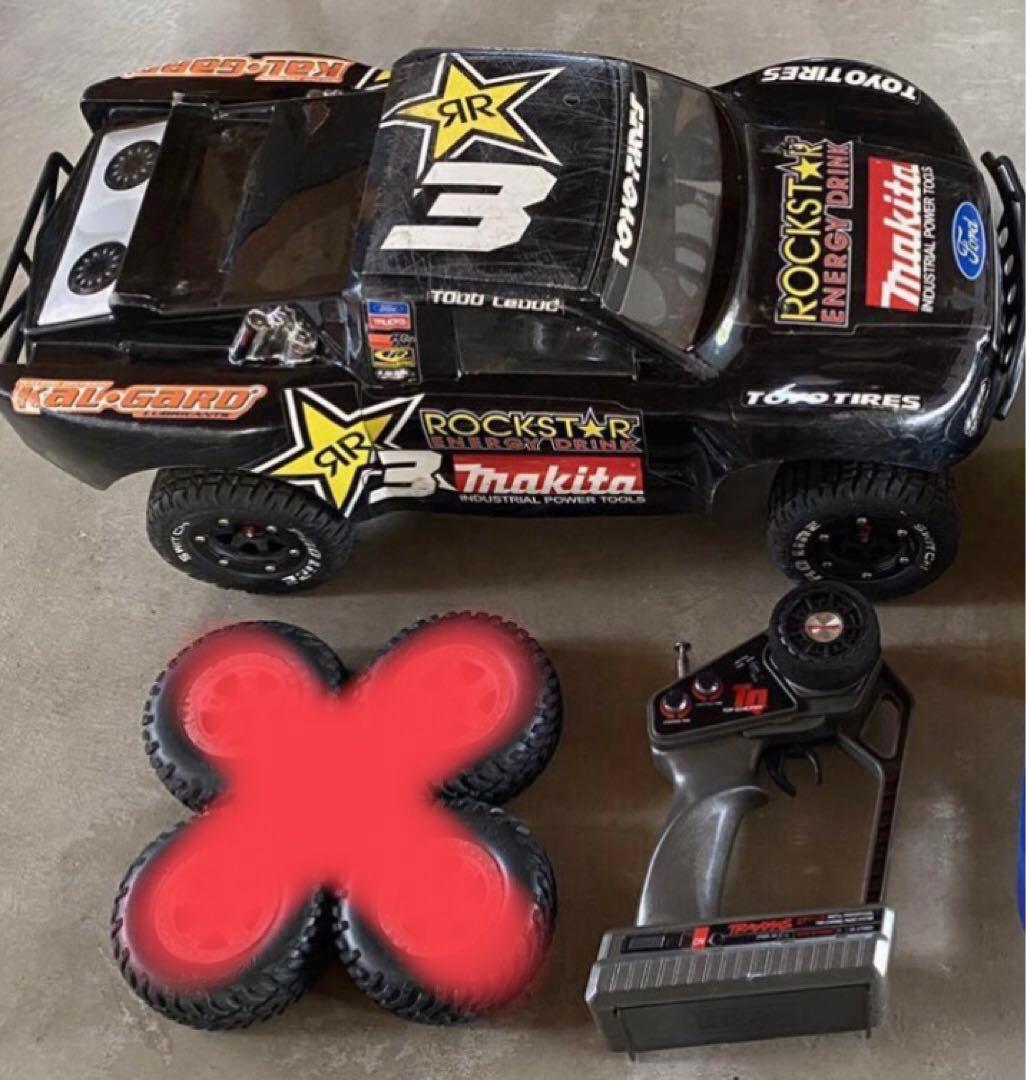 トラクサス　1/8 少し改造中です