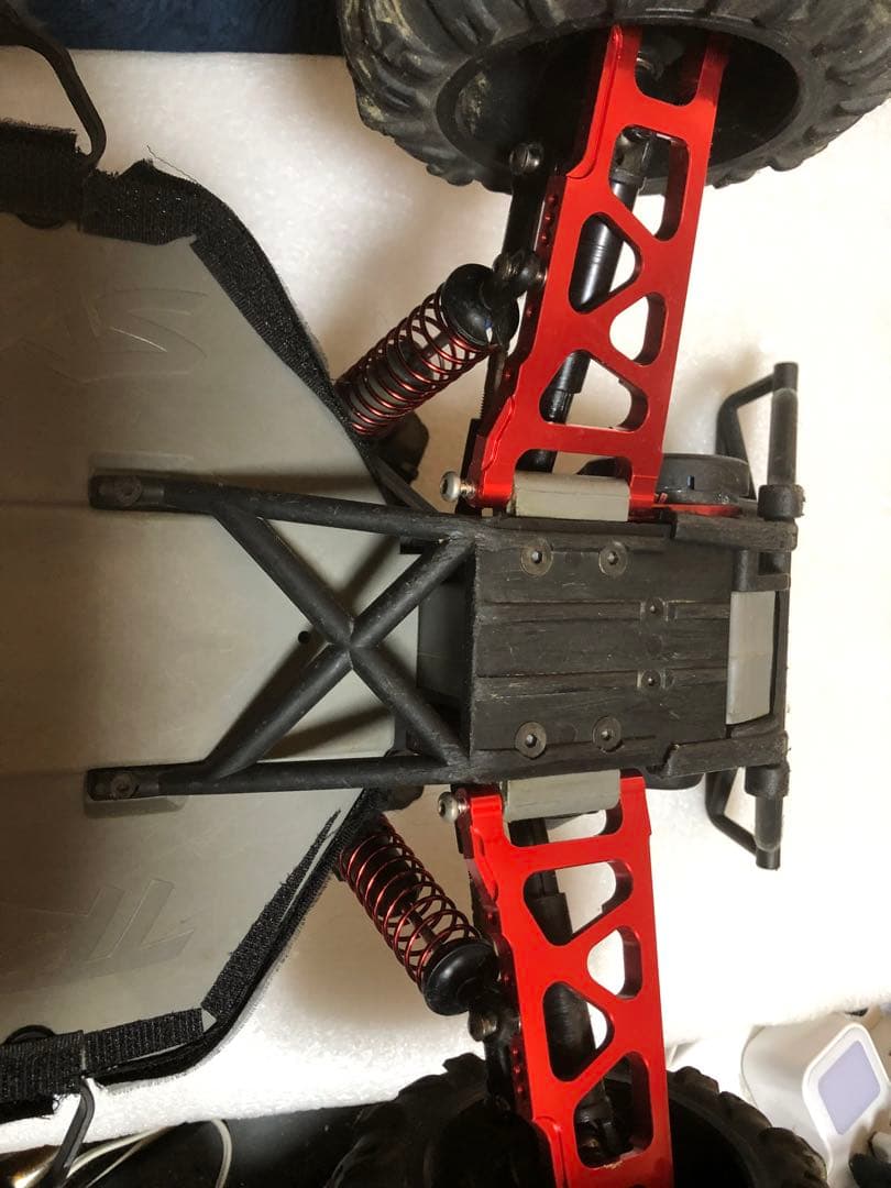 トラクサス　1/8 少し改造中です