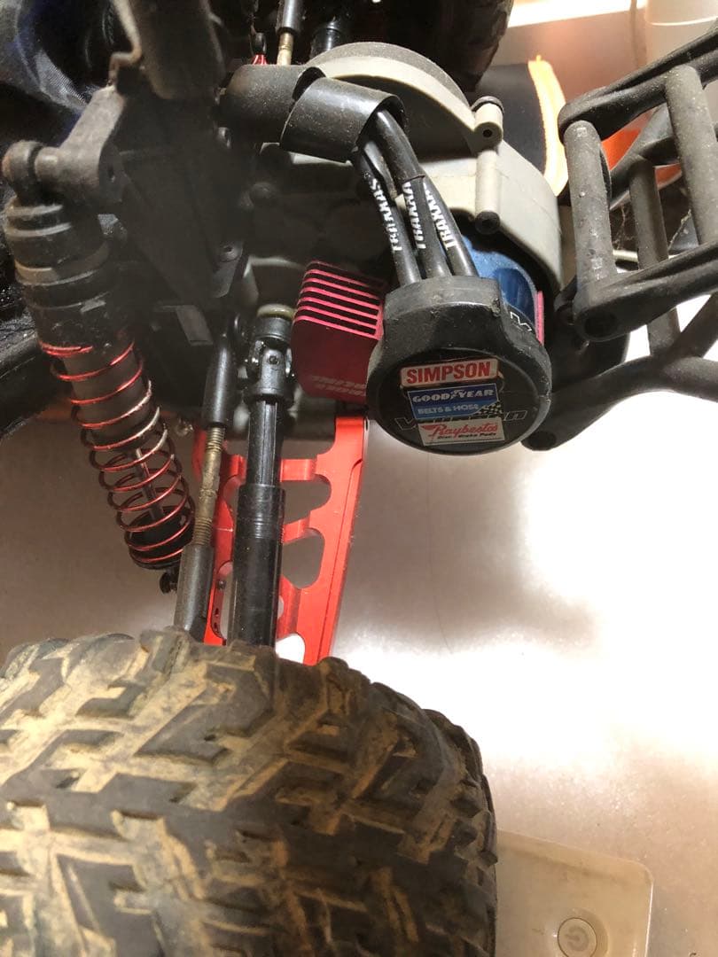 トラクサス　1/8 少し改造中です