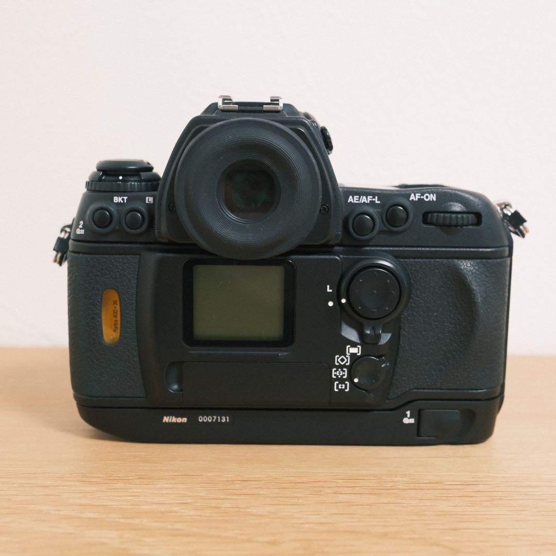 フィルムカメラ Nikon F6