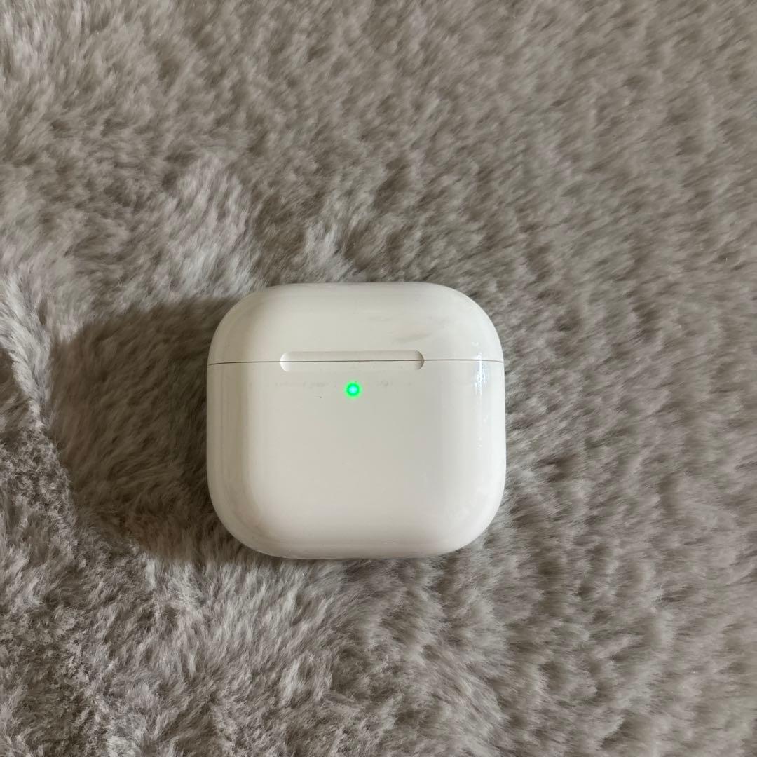 AirPods4 ノイズキャンセリング非搭載 ケース付き