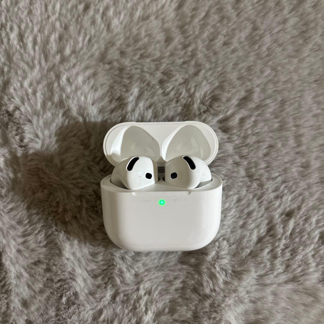 AirPods4 ノイズキャンセリング非搭載 ケース付き