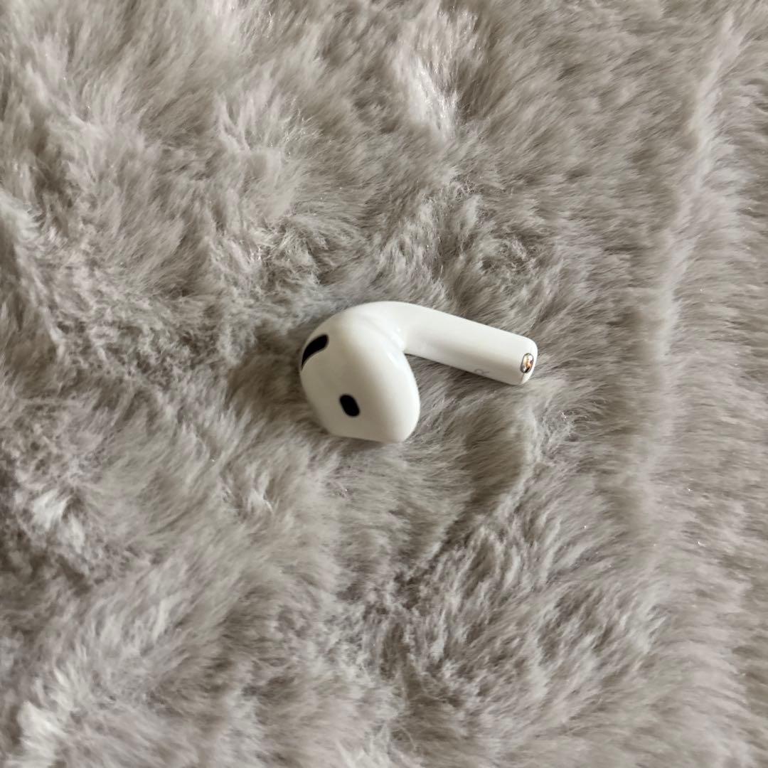 AirPods4 ノイズキャンセリング非搭載 ケース付き
