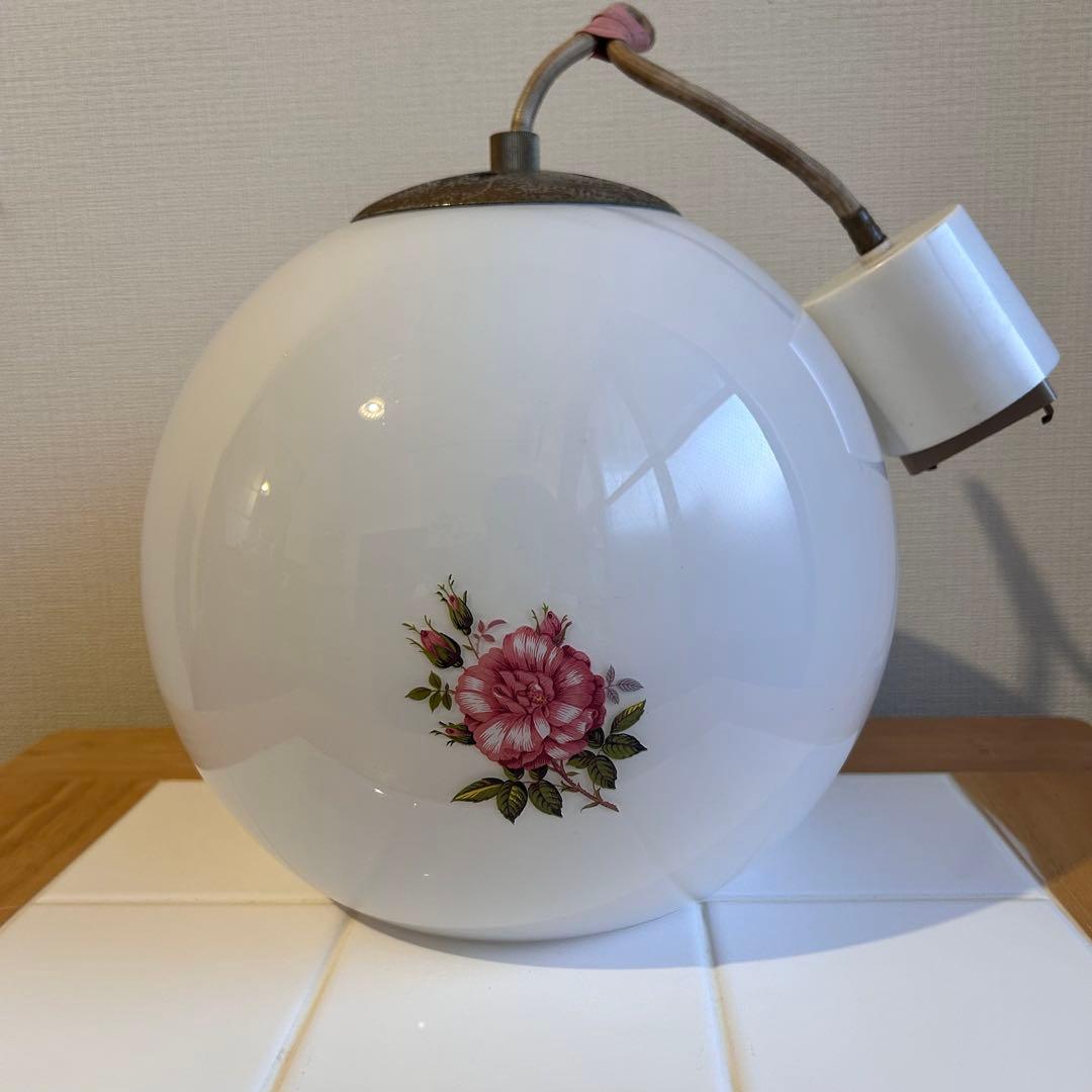 【昭和レトロ】白いガラス製花柄シーリングライト
