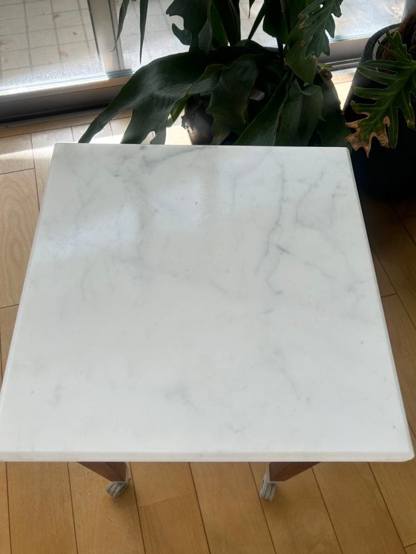 ドリアデ　drisde フィリップスタルク　サイドテーブル