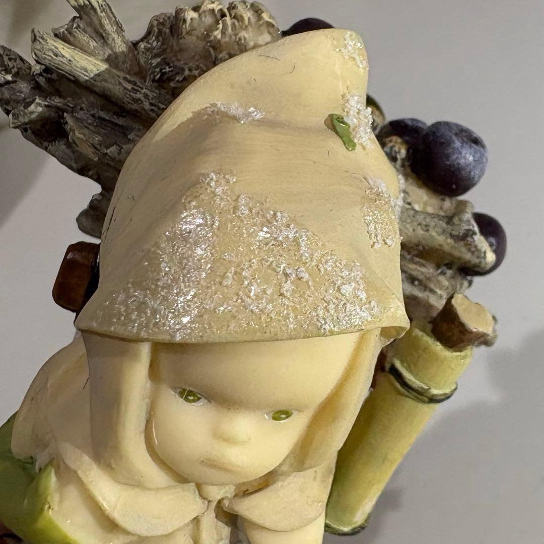 頭上に葉が描かれているレア品　与勇輝　森の妖精　『山を下りるチュチュ』　陶磁器