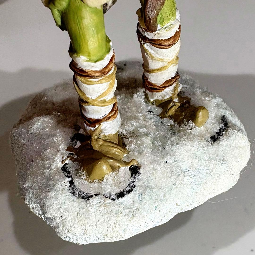 頭上に葉が描かれているレア品　与勇輝　森の妖精　『山を下りるチュチュ』　陶磁器