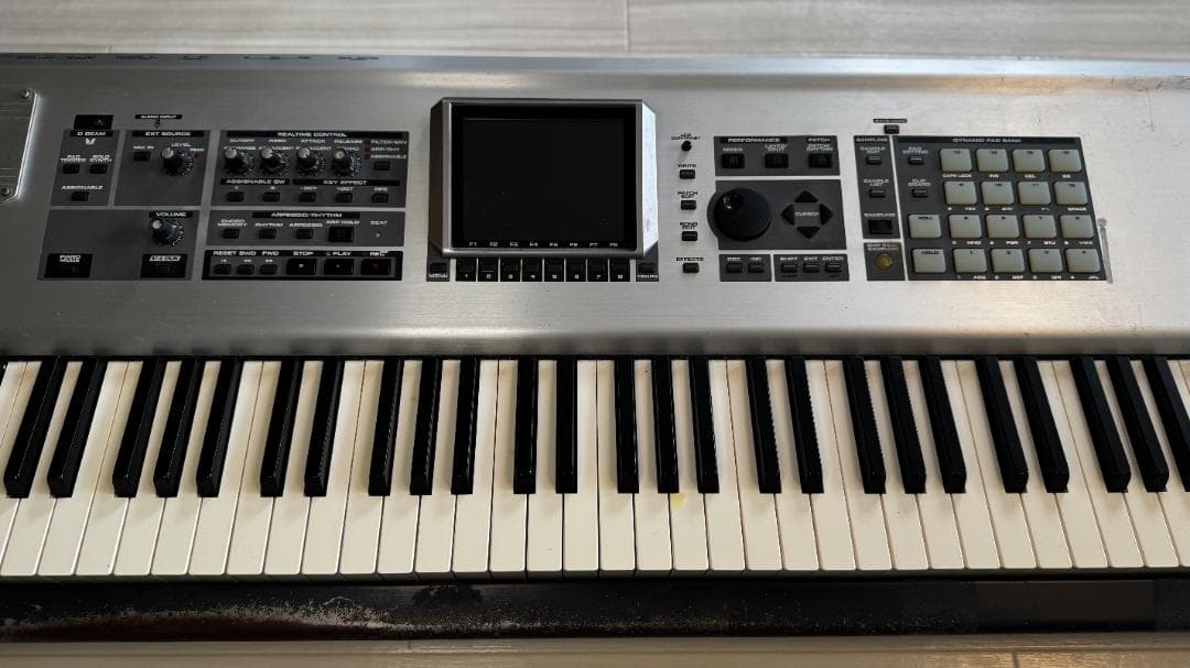 Roland Fantom X8 ｜88鍵｜ピアノタッチ｜要修理｜現状渡し