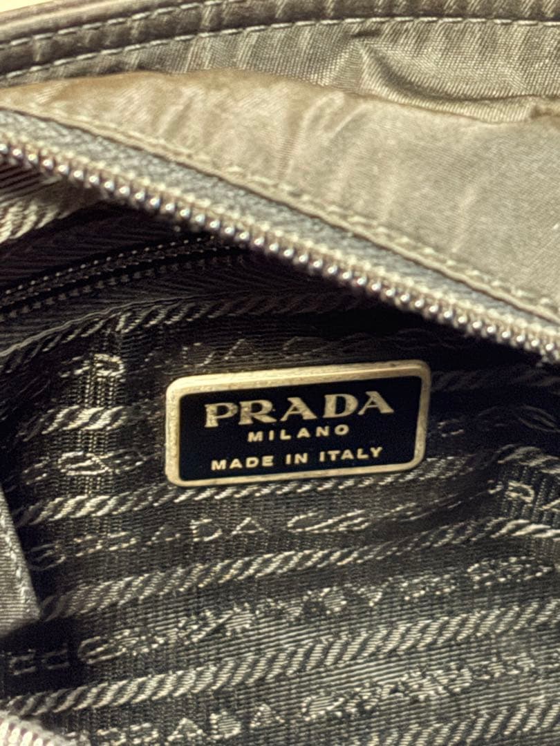 PRADA METROPOLI ハンドバッグ 黒　プラダ