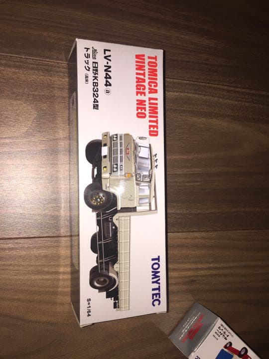 トミカリミテッド 日野324型トラック