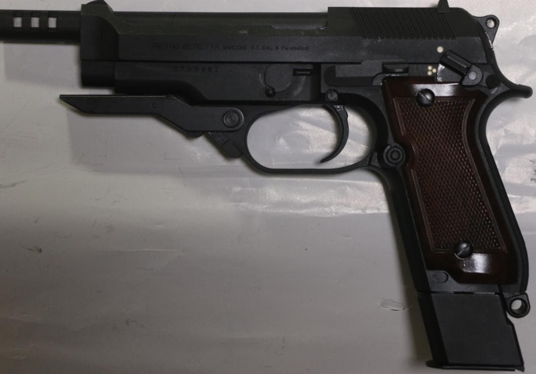 KSCコーポレーション製　ABS樹脂製モデルガン ベレッタＭ９３Ｒ ＳＰＧ合法品