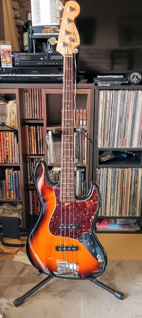 スクワイヤーbyfenderジャズベース　ハードケース付属（凡庸）