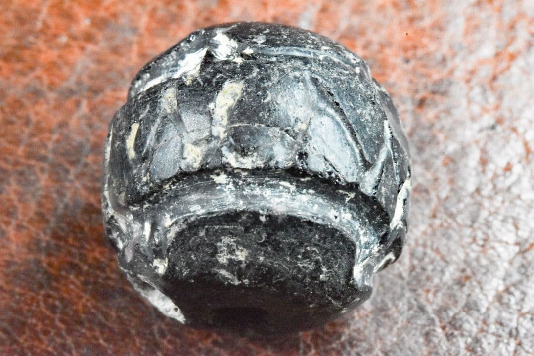 10世紀頃 アフガニスタン出土 黒いイスラムビーズ