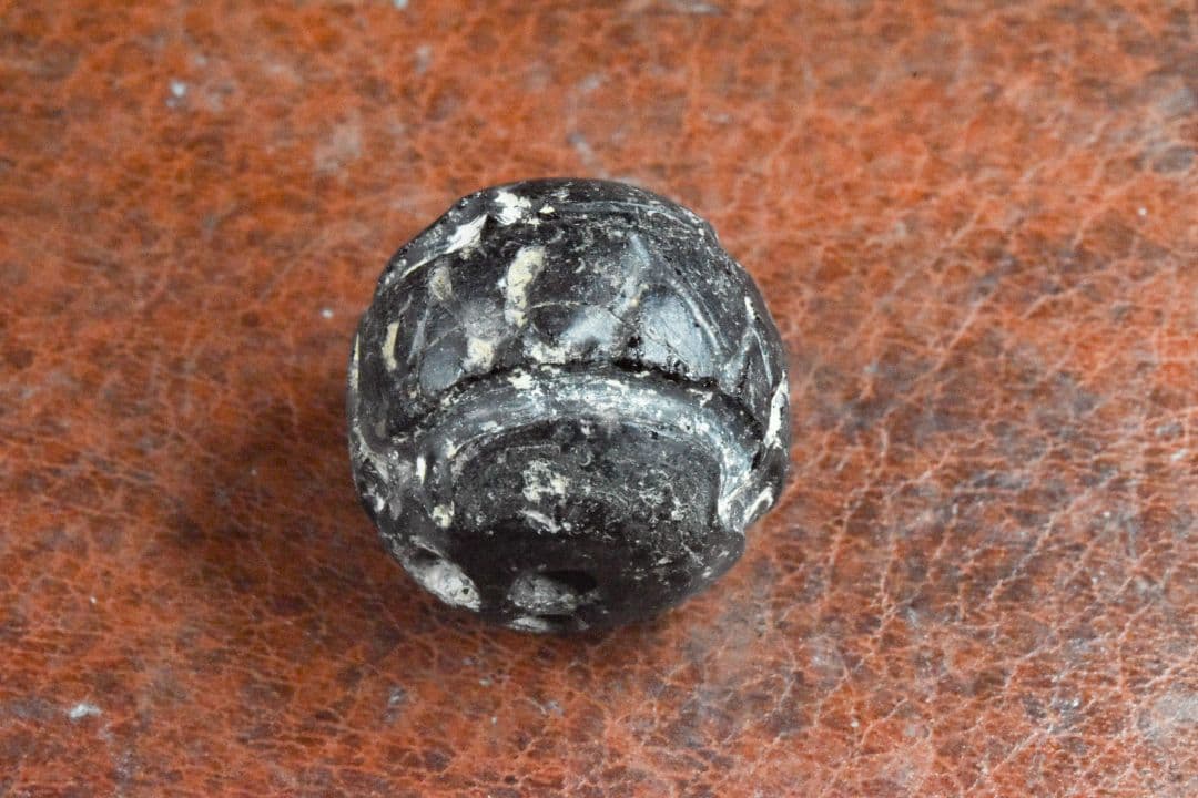 10世紀頃 アフガニスタン出土 黒いイスラムビーズ