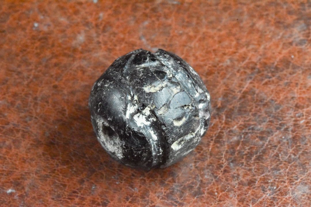 10世紀頃 アフガニスタン出土 黒いイスラムビーズ